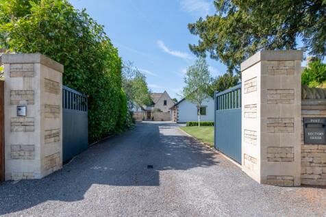 Driveway Entrance
