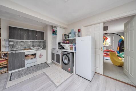 Second Kitchen/Recep