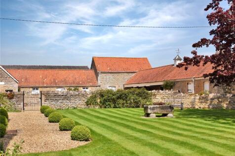 Lawn/Outbuildings