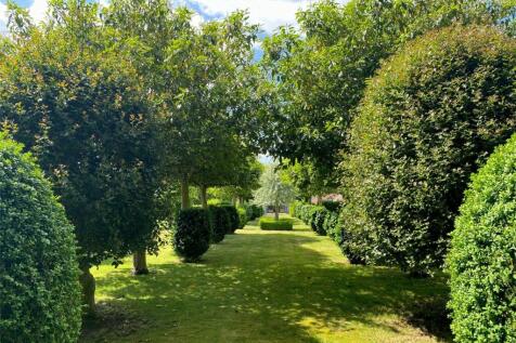 Gorgeous Grounds