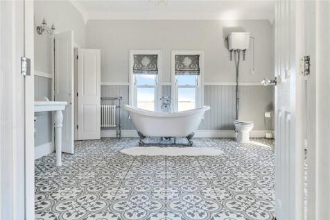 En Suite Bathroom