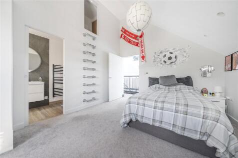 Ensuite Bedroom 4