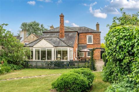 Garden To House