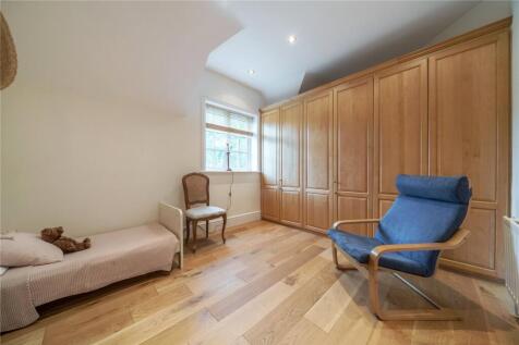 Dressing Room/Bed 4