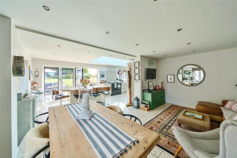 Dining/Snug