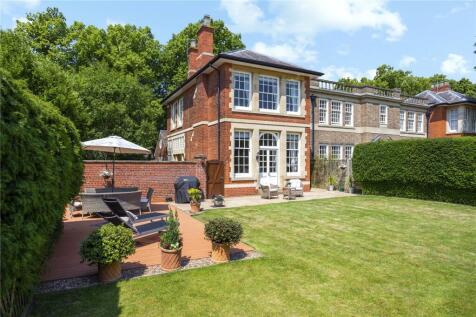 Lawns To House