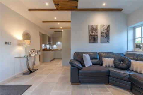 Sitting/Dining Room
