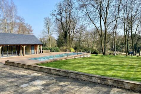 Terrace, Pool &amp; View