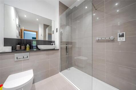 Bedroom Two En Suite