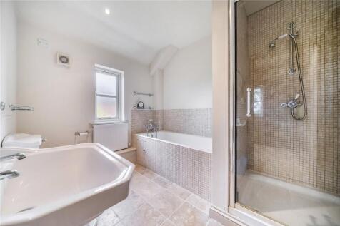 Bedroon One Ensuite