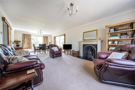 Sitting/Dining Room