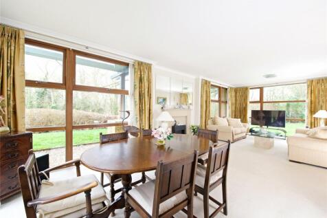 Sitting/Dining Room