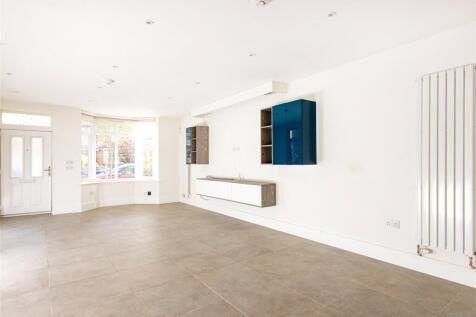 Sitting/Dining Area