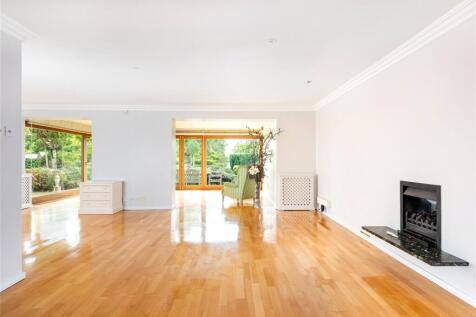 Sitting/Dining Room