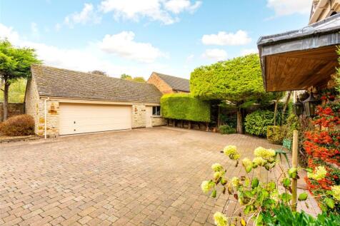 Driveway/Garage