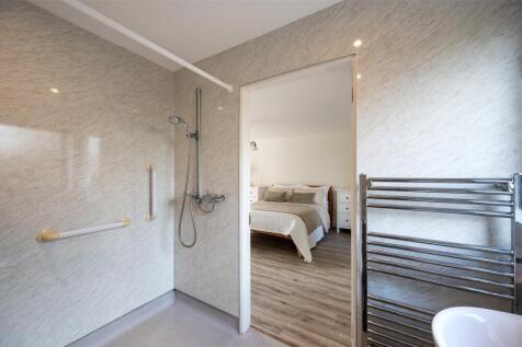 En Suite Shower
