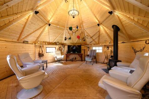 Entertaining Hut