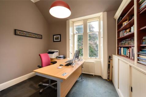 Bedroom 6 / Study