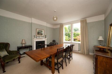 Dining/Bedroom 4