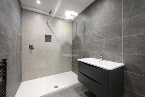 Family Shower Room