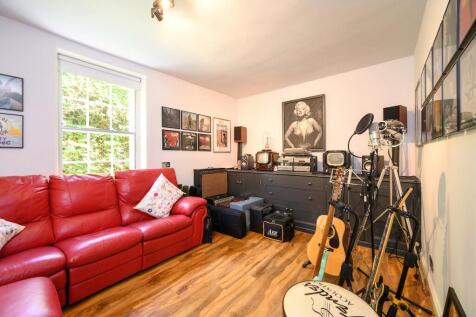 Music Room/Bedroom
