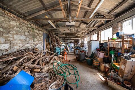 Garage/Workshop