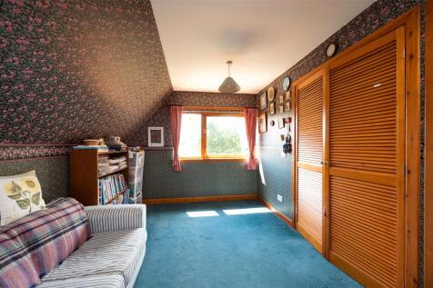Double Bed/Dressing