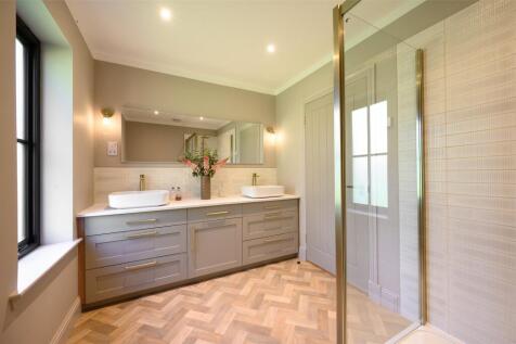 En Suite Shower Room