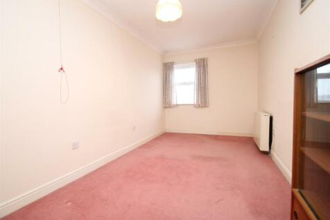 bedroom 2.JPG