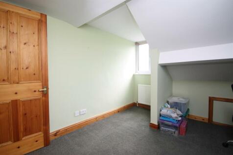bedroom 5.JPG