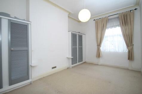 bedroom 2.JPG