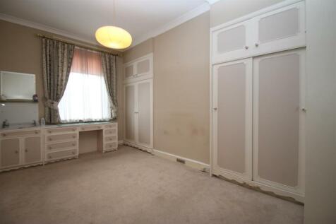 bedroom 1.JPG