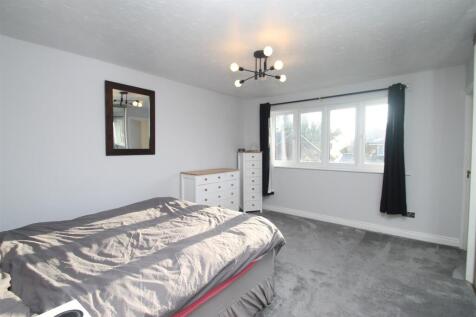 bedroom 1 second.JPG