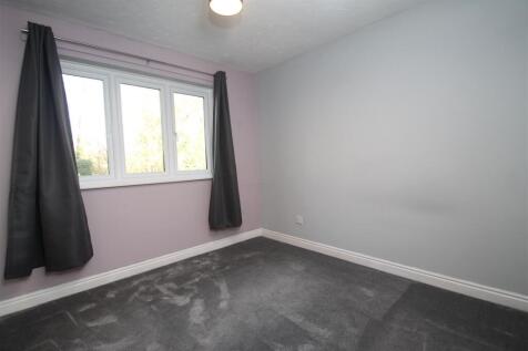 bedroom 2.JPG