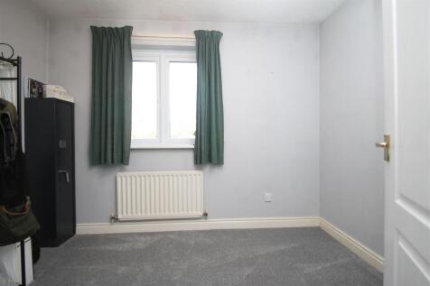 bedroom 3.JPG