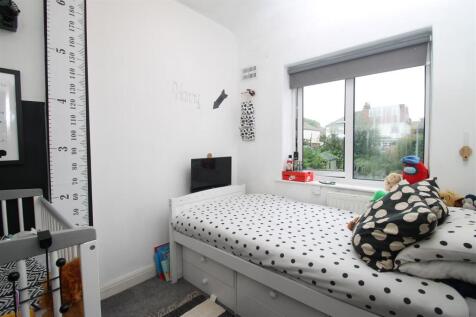 bedroom 2.JPG