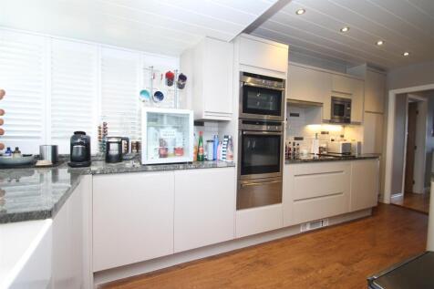 kitchen 2.JPG