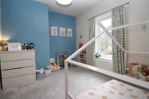 bedroom 2.JPG
