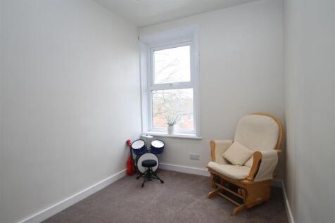 bedroom 3.JPG