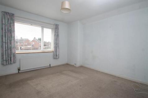 bedroom 1.JPG