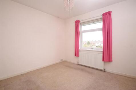 bedroom 2.JPG