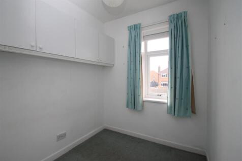 bedroom 3.JPG