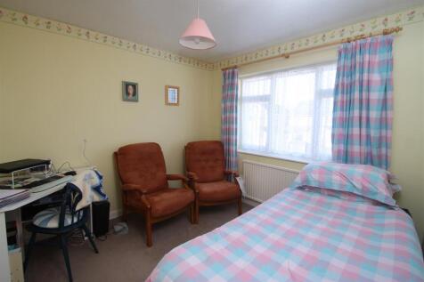 bedroom 2.JPG