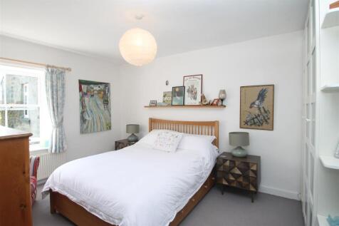 bedroom 2.JPG