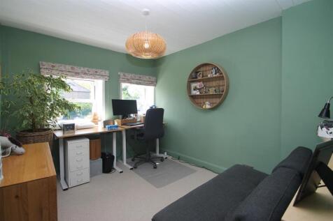 bedroom 3.JPG