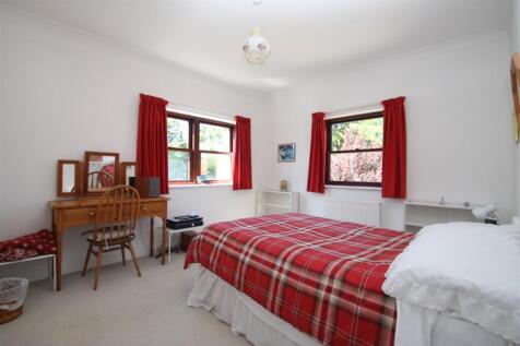 bedroom 2.JPG