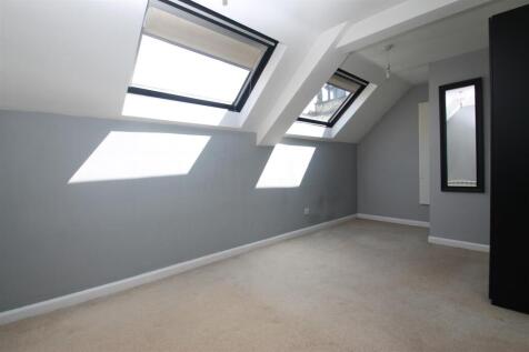 bedroom 1.JPG