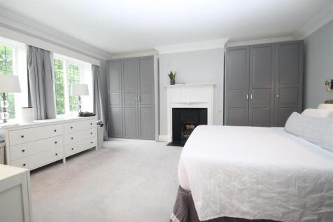 bedroom 1.JPG