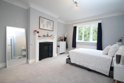 bedroom 2.JPG