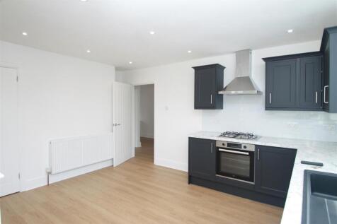 kitchen second.jpg